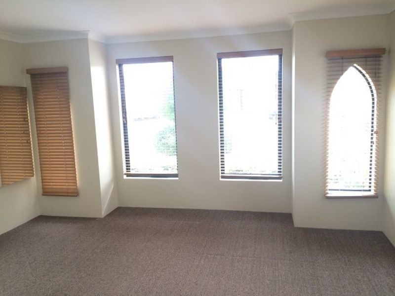 12 Freeling Road, Port Kennedy WA 6172