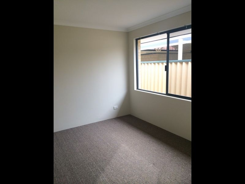 12 Freeling Road, Port Kennedy WA 6172