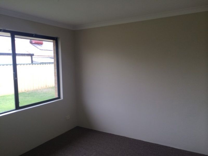 12 Freeling Road, Port Kennedy WA 6172