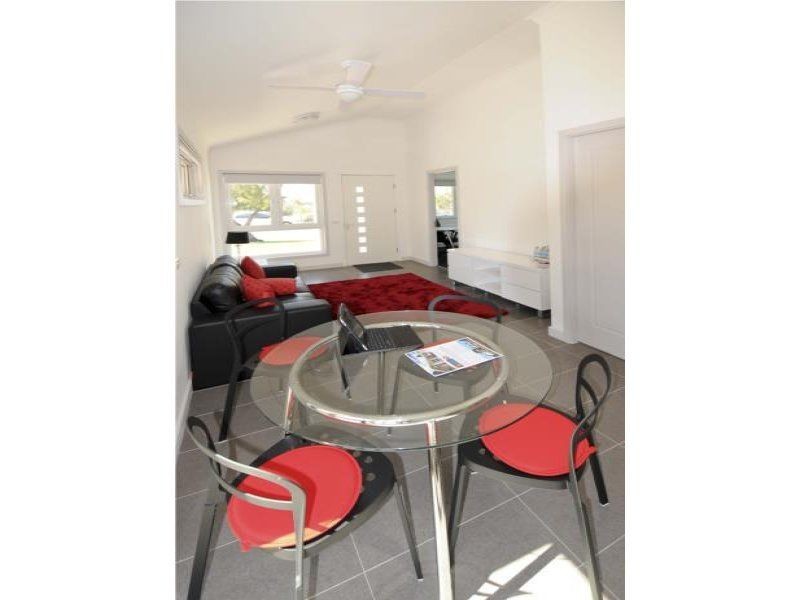 8/18 Thorpe Street, Rockingham WA 6168