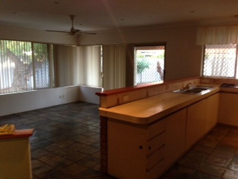 13 Andros Road, Safety Bay WA 6169