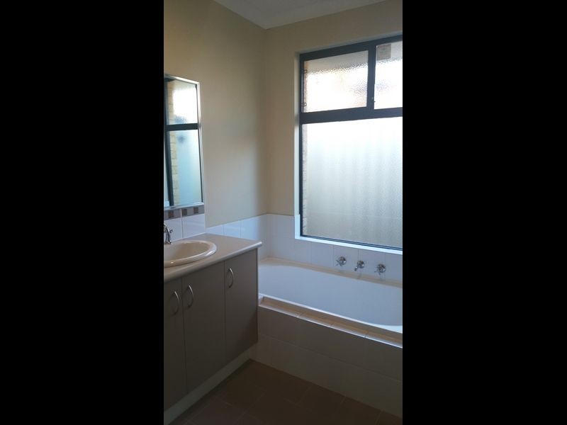 29 Lucky Bay Road, Secret Harbour WA 6173