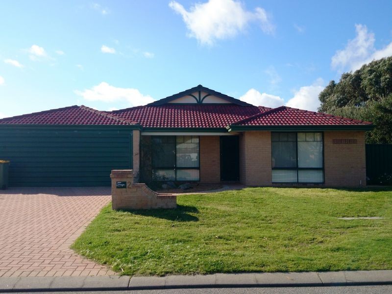 2 Montebourg Meander, Port Kennedy WA 6172