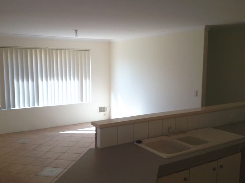 2 Montebourg Meander, Port Kennedy WA 6172