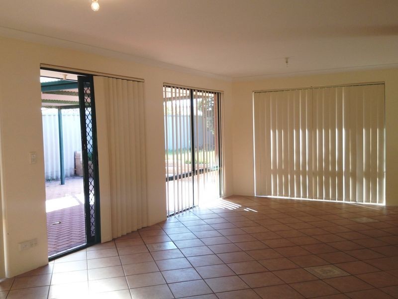 2 Montebourg Meander, Port Kennedy WA 6172