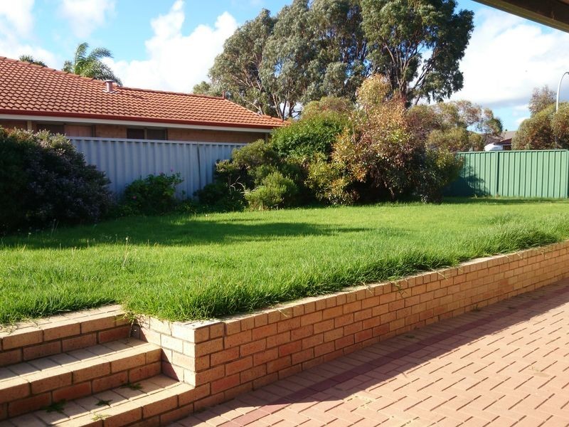 2 Montebourg Meander, Port Kennedy WA 6172