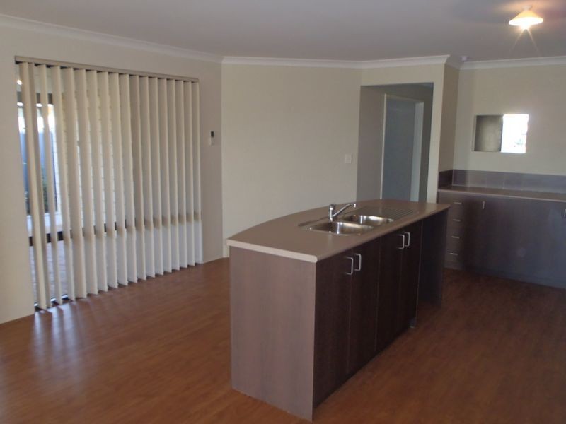 10 Flame Tree Loop, Baldivis WA 6171