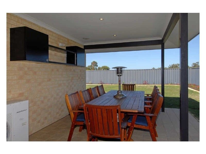 16 Starflower Way, Baldivis WA 6171