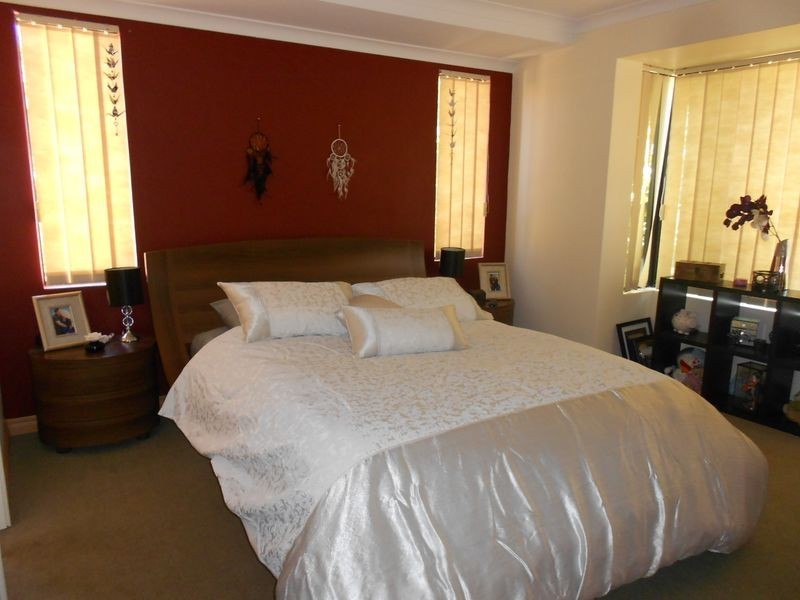 2 Alicante Mews, Secret Harbour WA 6173