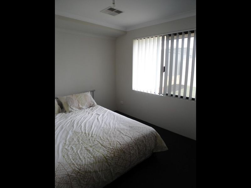 16 Westcliff Street, Wellard WA 6170