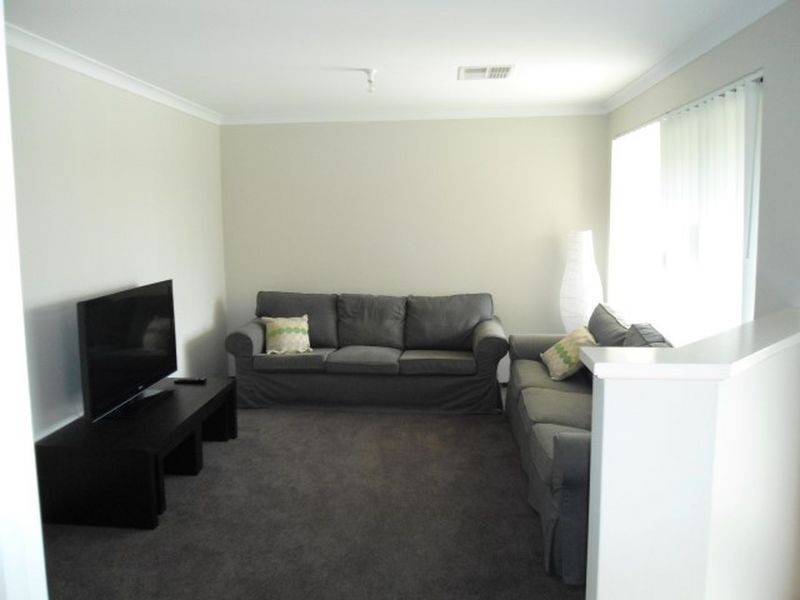 16 Westcliff Street, Wellard WA 6170