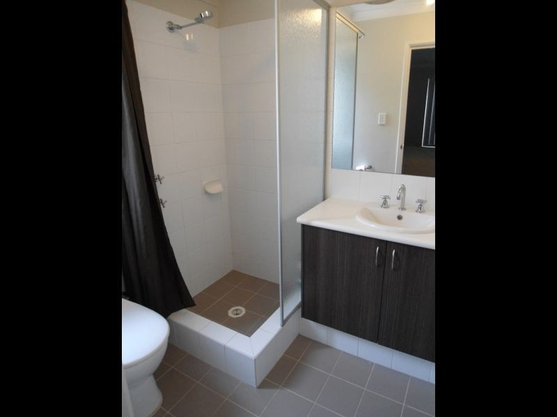 16 Westcliff Street, Wellard WA 6170