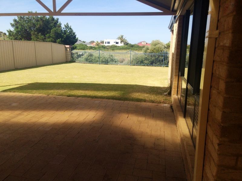 15 Porto Novo Mews, Secret Harbour WA 6173