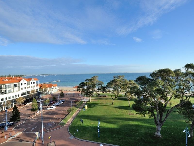 8/3 Rockingham Beach Road, Rockingham WA 6168