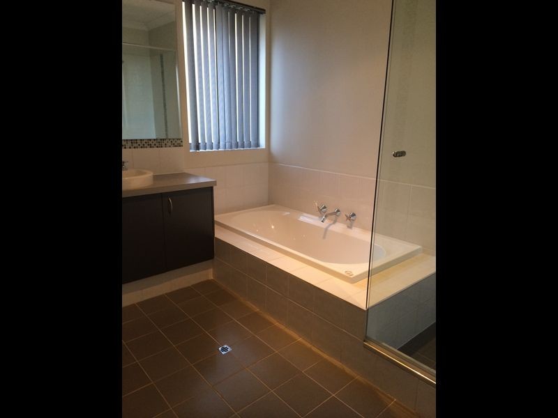 34 Clearwater Way, Singleton WA 6175