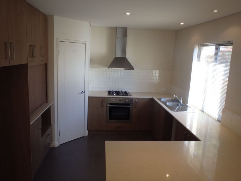 2/34 Lewington Street, Rockingham WA 6168