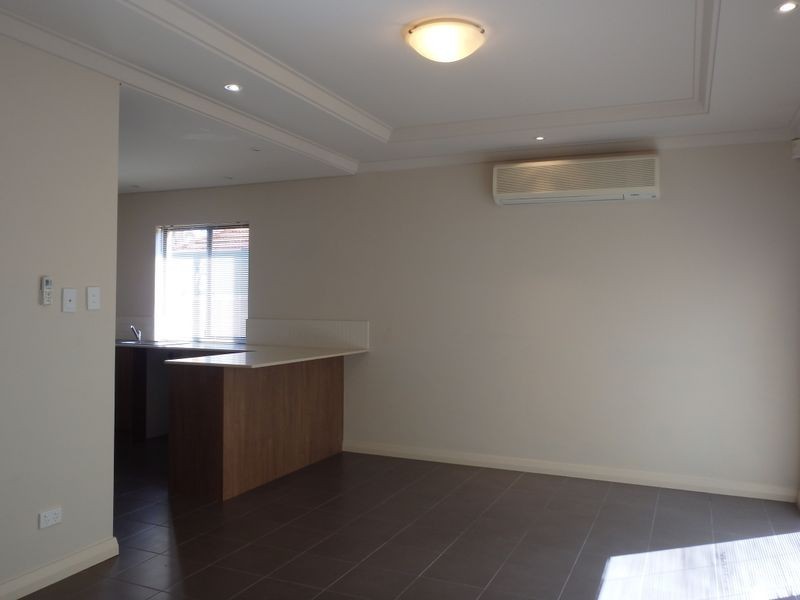 2/34 Lewington Street, Rockingham WA 6168