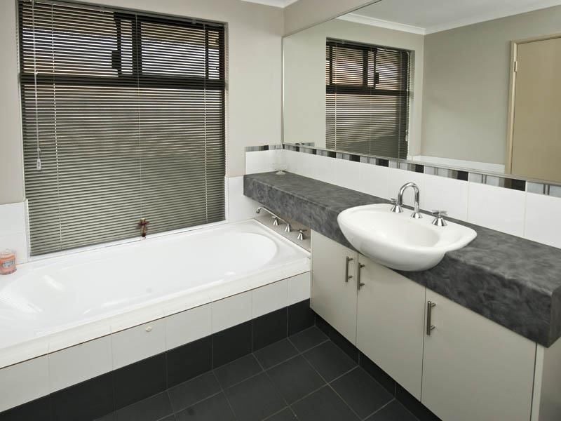 22 Claiborne Road, Secret Harbour WA 6173