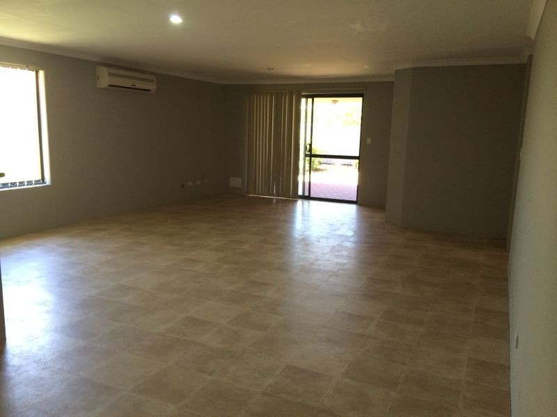 11 Springdale Boulevard, Secret Harbour WA 6173