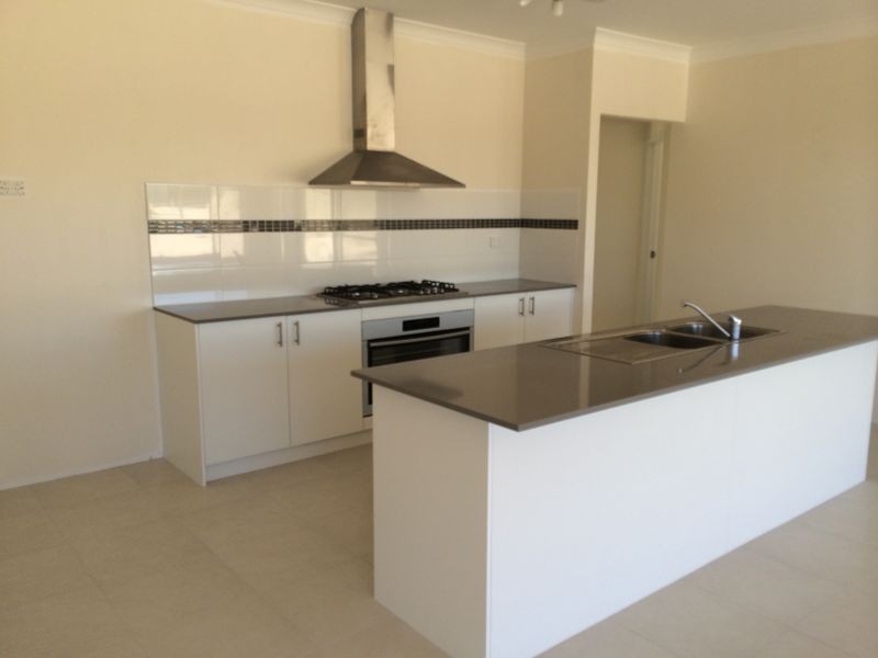 33 Arawatta Loop, Madora Bay WA 6210