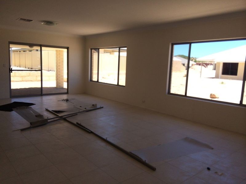 33 Arawatta Loop, Madora Bay WA 6210