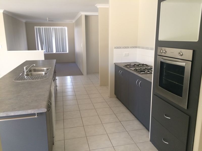 7 Plymouth Way, Waikiki WA 6169