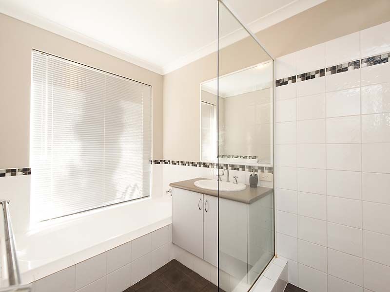 66 Achiever Avenue, Port Kennedy WA 6172