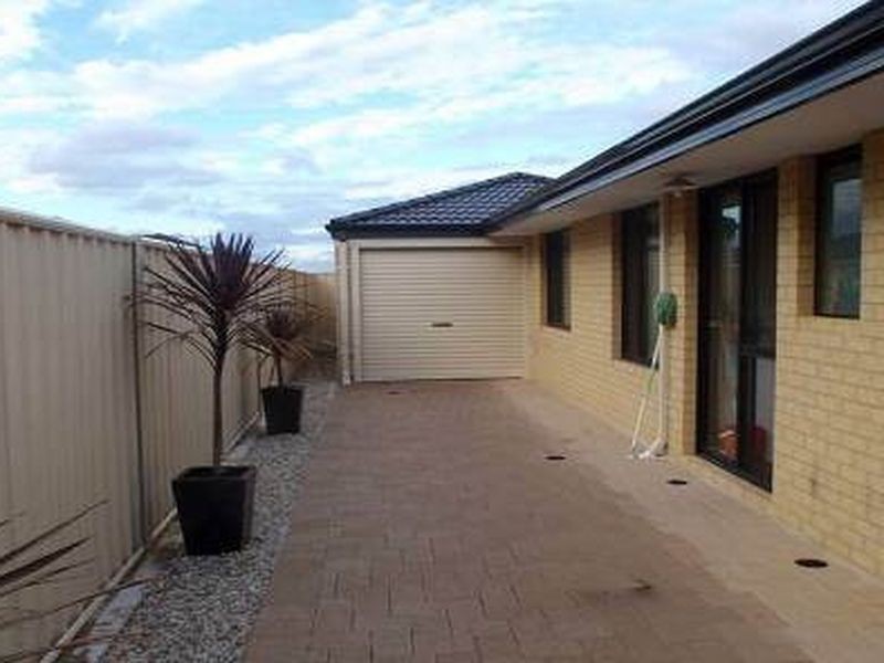 7 Highcliffe Circle, Barragup WA 6210