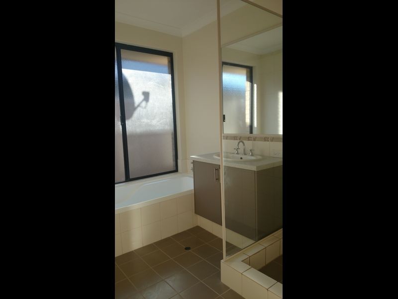 5 Whitehaven Avenue, Secret Harbour WA 6173