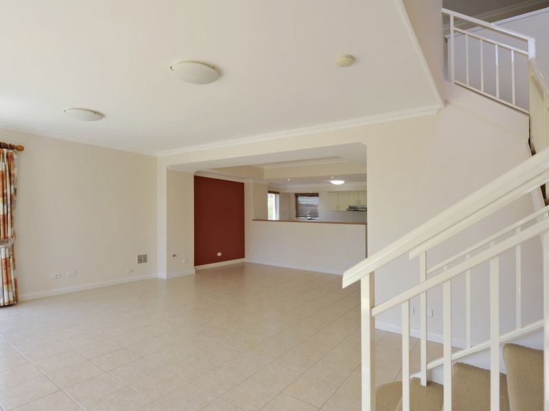 1/2 Albenga Place, Secret Harbour WA 6173