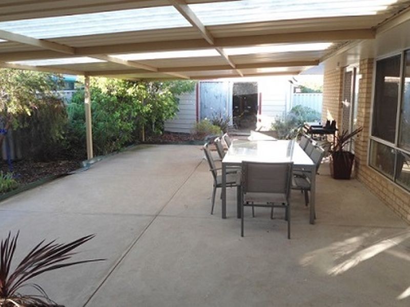 11 Silver Grove, Warnbro WA 6169