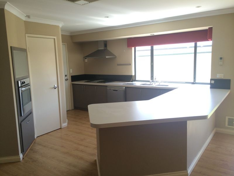 10 Amadeus Cresent, Port Kennedy WA 6172