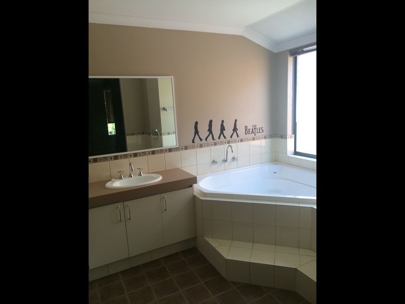 10 Amadeus Cresent, Port Kennedy WA 6172