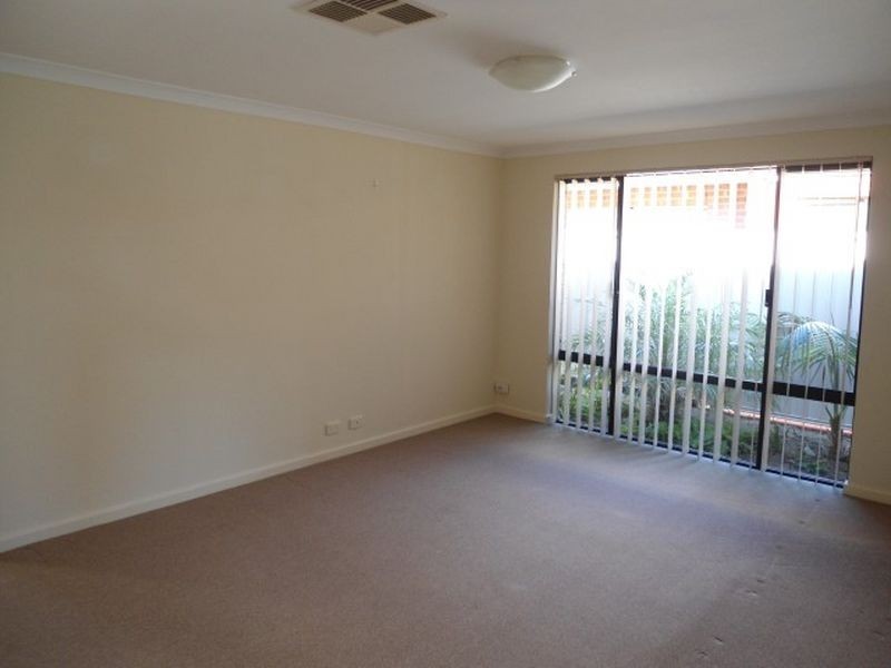 33 Kumarina Drive, Secret Harbour WA 6173