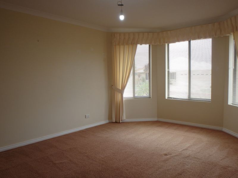 25 Bopeechee Way, Port Kennedy WA 6172