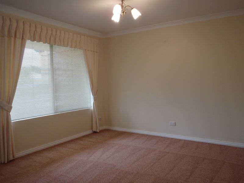 25 Bopeechee Way, Port Kennedy WA 6172