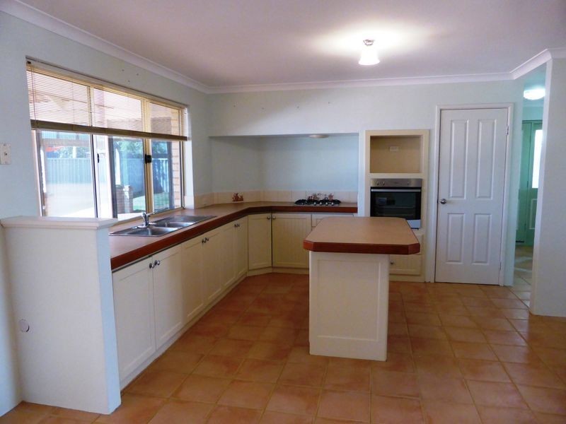 7 Canouan Loop, Secret Harbour WA 6173