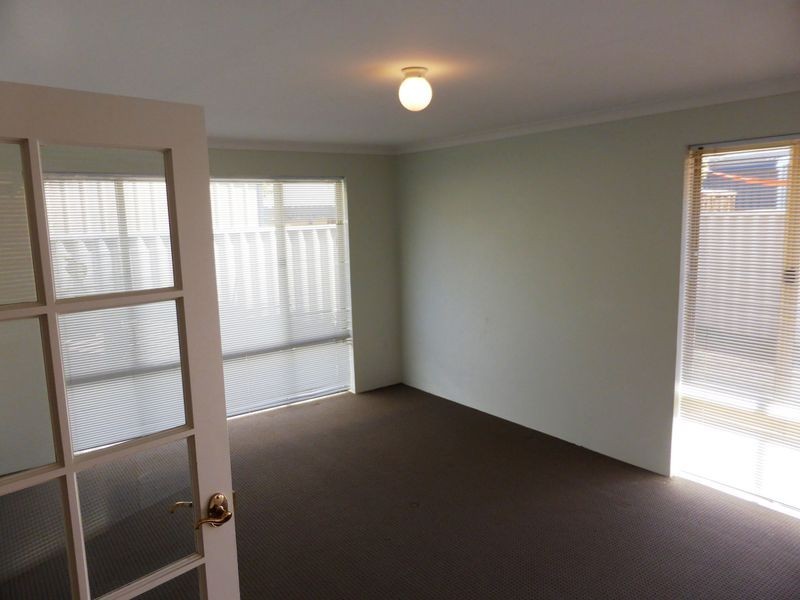 7 Canouan Loop, Secret Harbour WA 6173