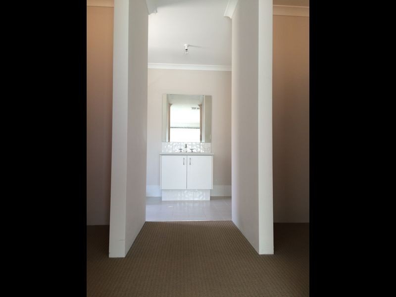 64 Bancoura Parkway, Secret Harbour WA 6173