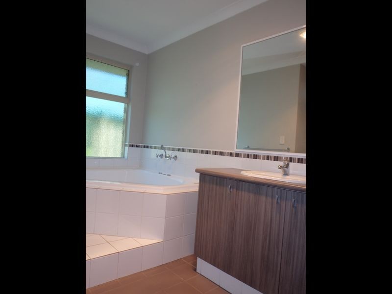 12 Bailey Way, Bertram WA 6167