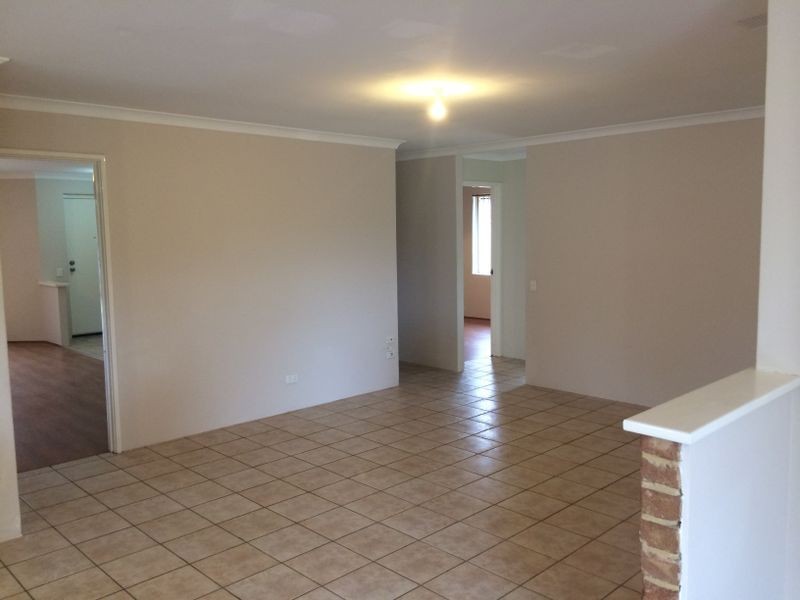 4 Oceanic Court, Port Kennedy WA 6172