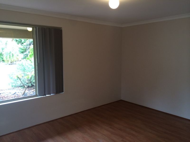 4 Oceanic Court, Port Kennedy WA 6172