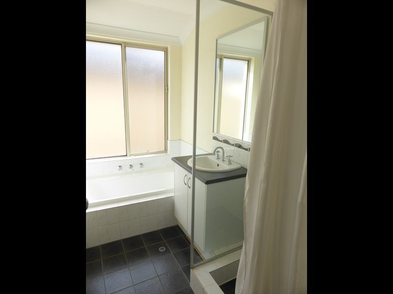 6 Ravenglass Crescent, Waikiki WA 6169