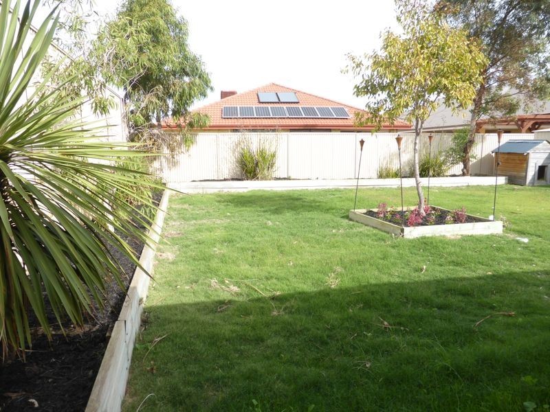 6 Ravenglass Crescent, Waikiki WA 6169