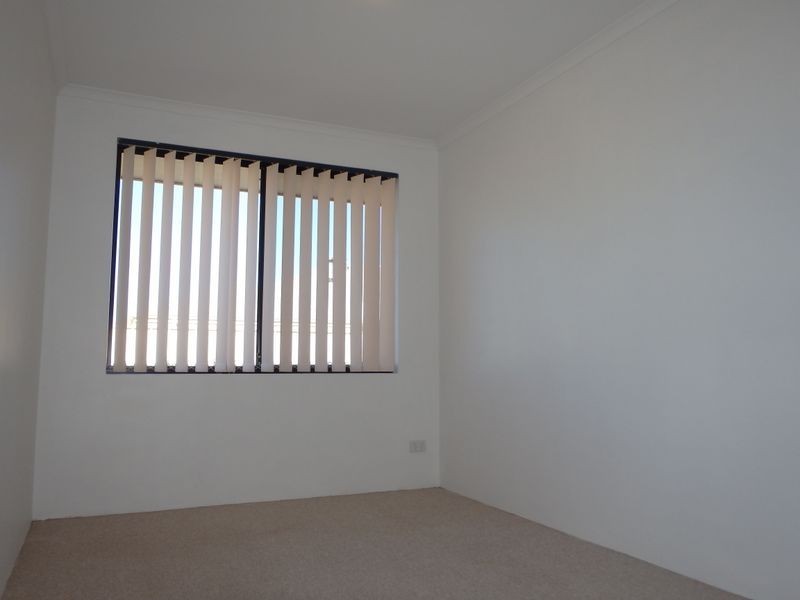 1 Vansittart Avenue, Secret Harbour WA 6173