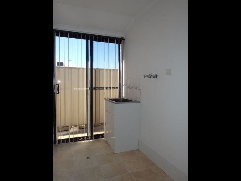 1 Vansittart Avenue, Secret Harbour WA 6173