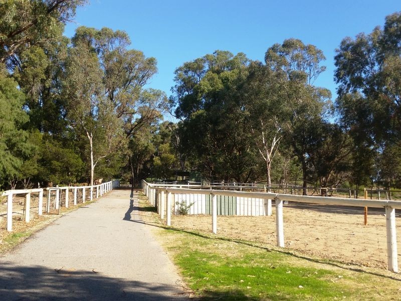 25 Stakehill Road, Karnup WA 6176