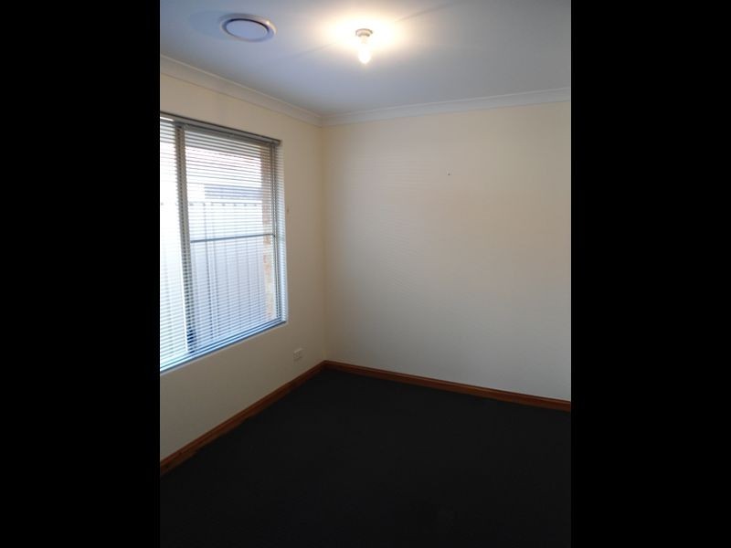 11 Narbonne Gardens, Port Kennedy WA 6172