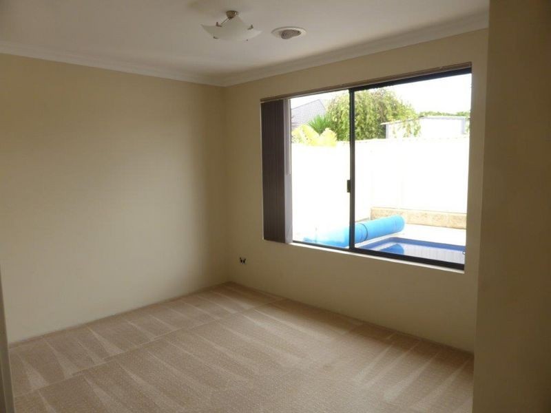 20 Champlain Road, Secret Harbour WA 6173