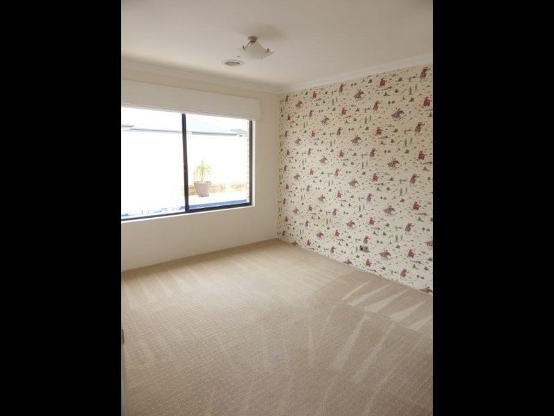 20 Champlain Road, Secret Harbour WA 6173